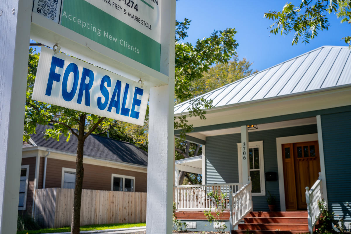 The hefty commissions home sellers pay to real estate agents may soon disappear